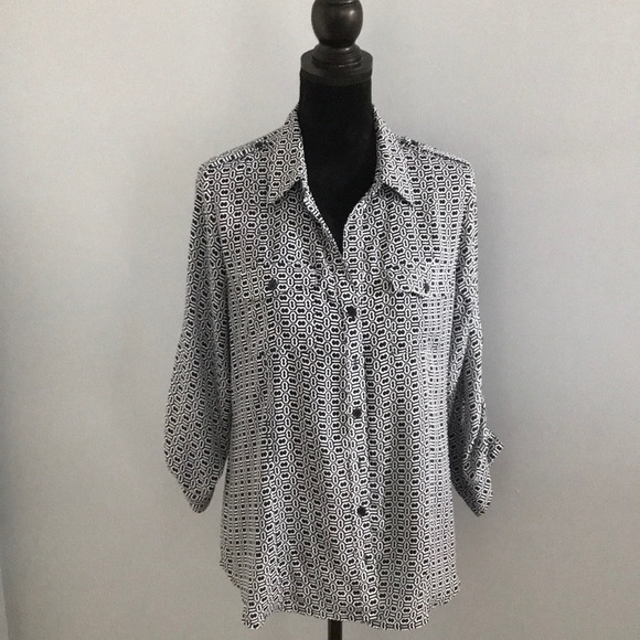 Blue and white graphic blouse. Tab details - Picture 2 of 6